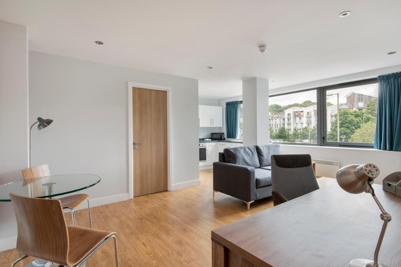 Hq Aparthotel Farnborough Farnborough  Bagian luar foto