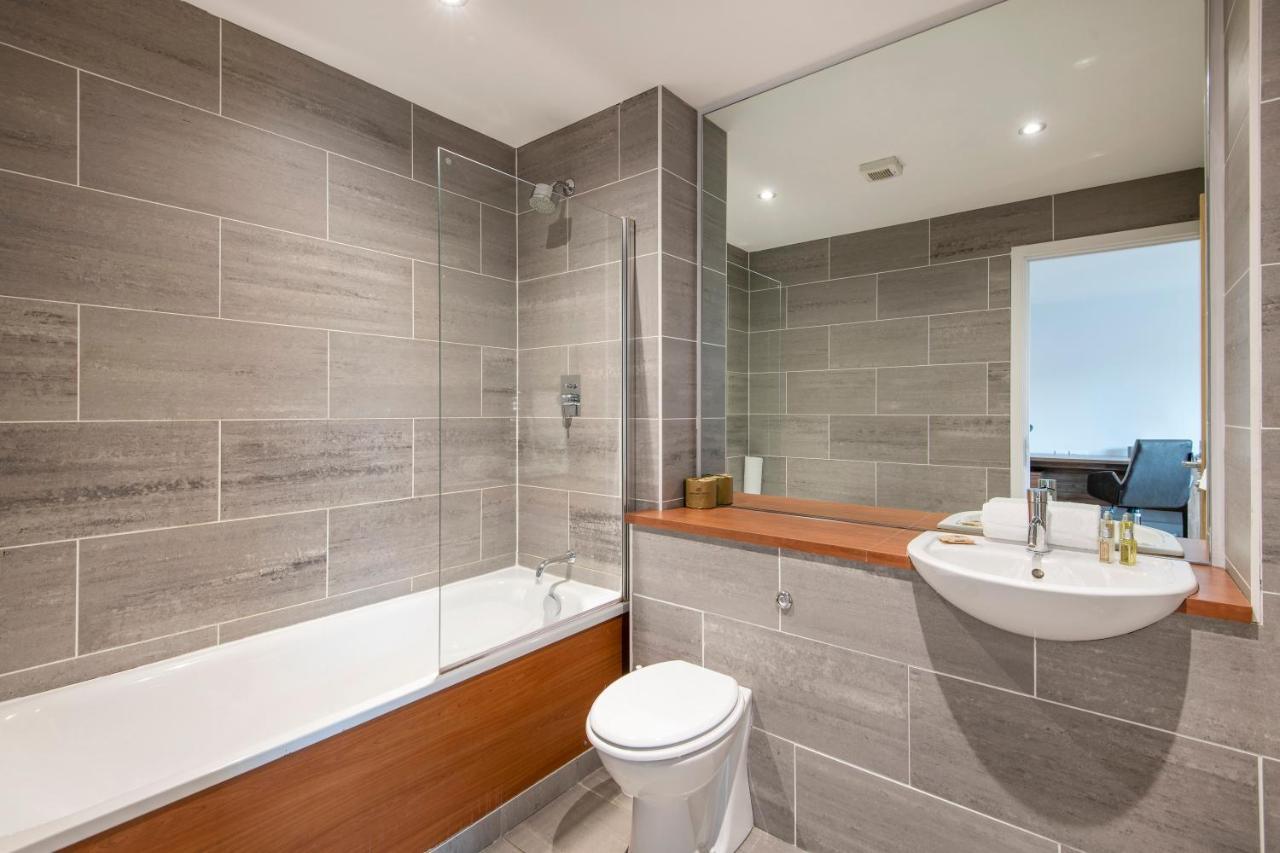 Hq Aparthotel Farnborough Farnborough  Bagian luar foto