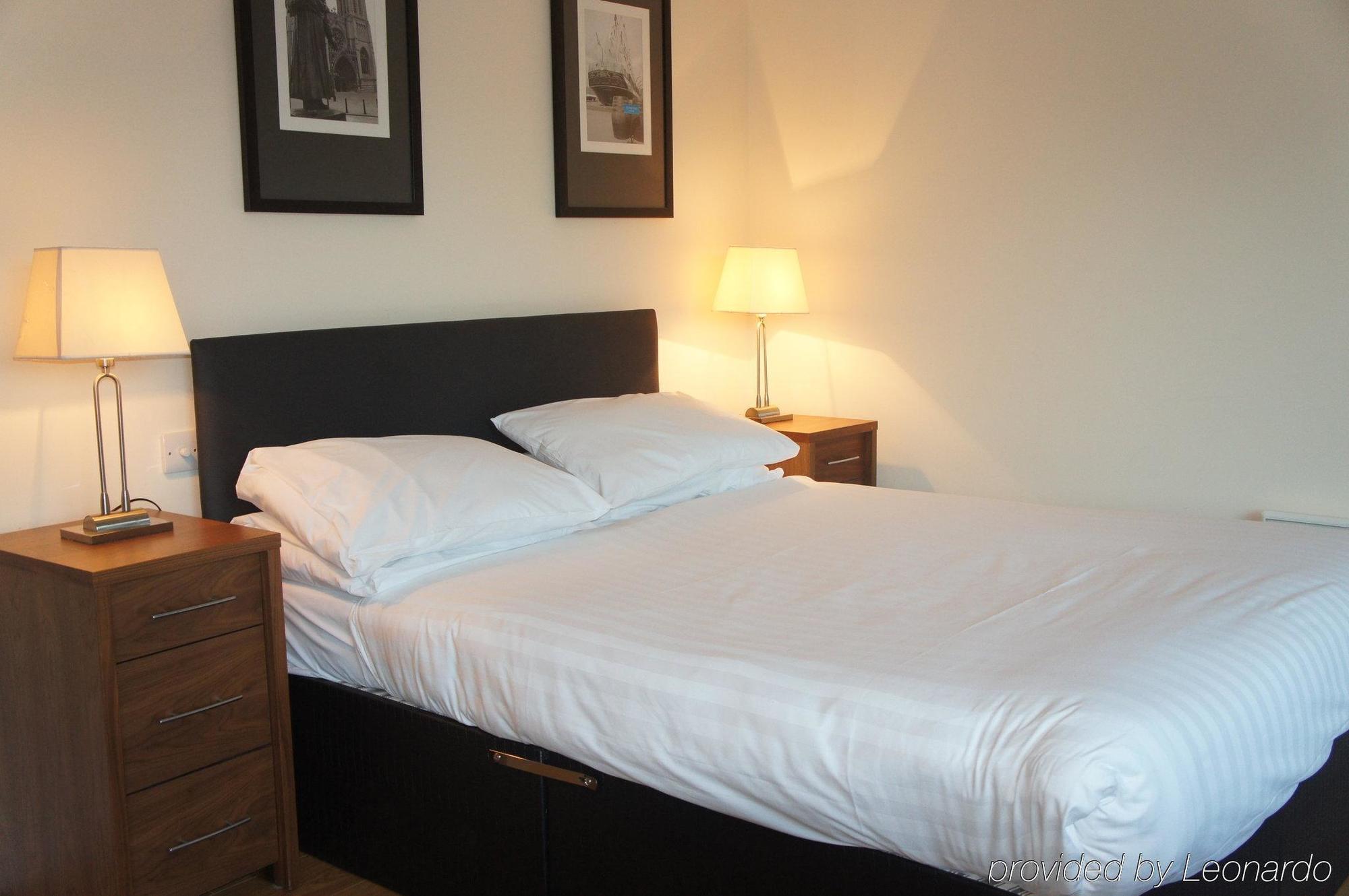 Hq Aparthotel Farnborough Farnborough  Bagian luar foto