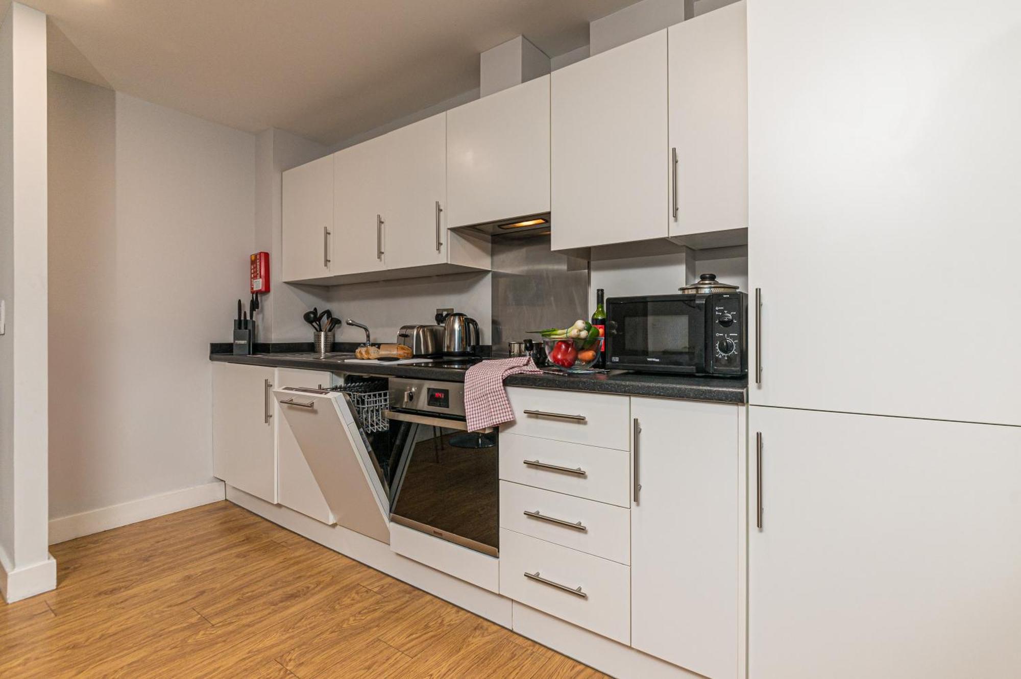 Hq Aparthotel Farnborough Farnborough  Bagian luar foto