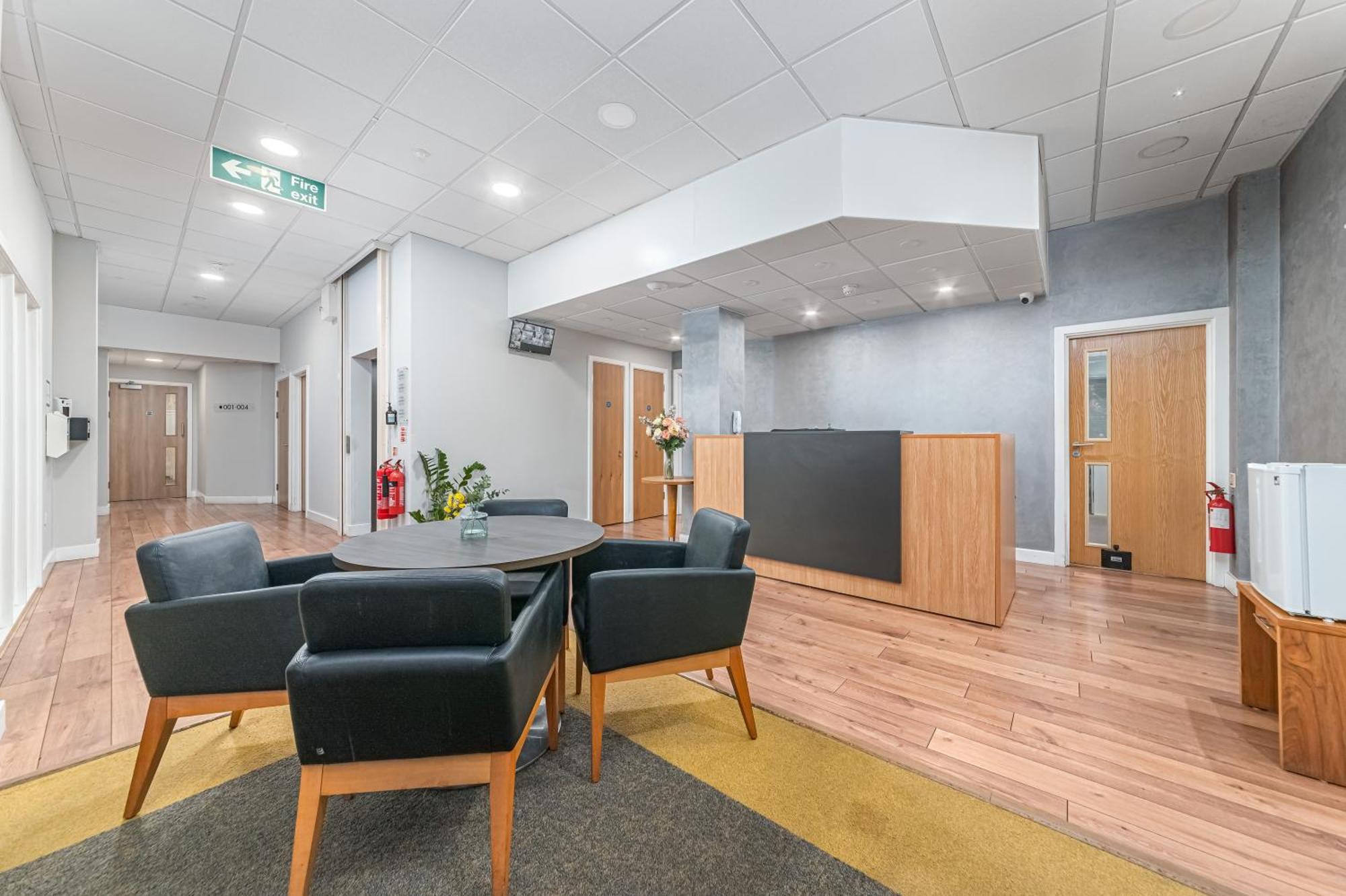 Hq Aparthotel Farnborough Farnborough  Bagian luar foto