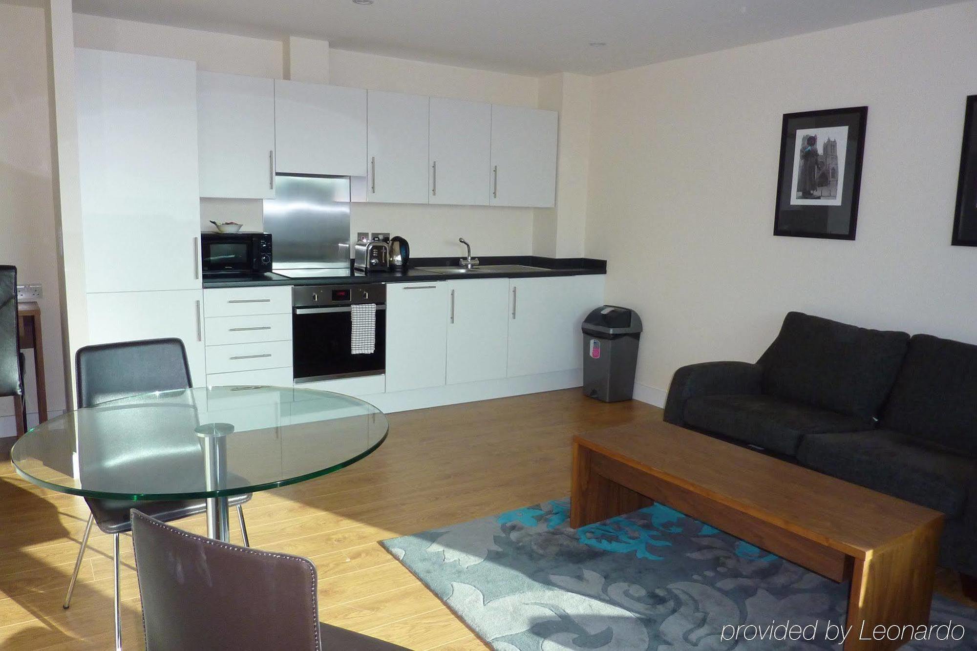 Hq Aparthotel Farnborough Farnborough  Bagian luar foto
