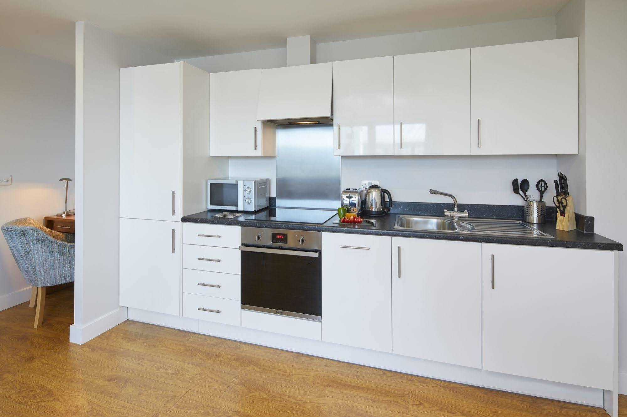 Hq Aparthotel Farnborough Farnborough  Bagian luar foto