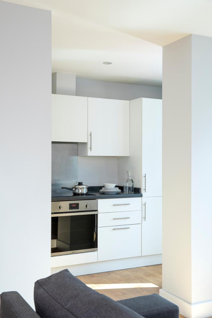 Hq Aparthotel Farnborough Farnborough  Bagian luar foto